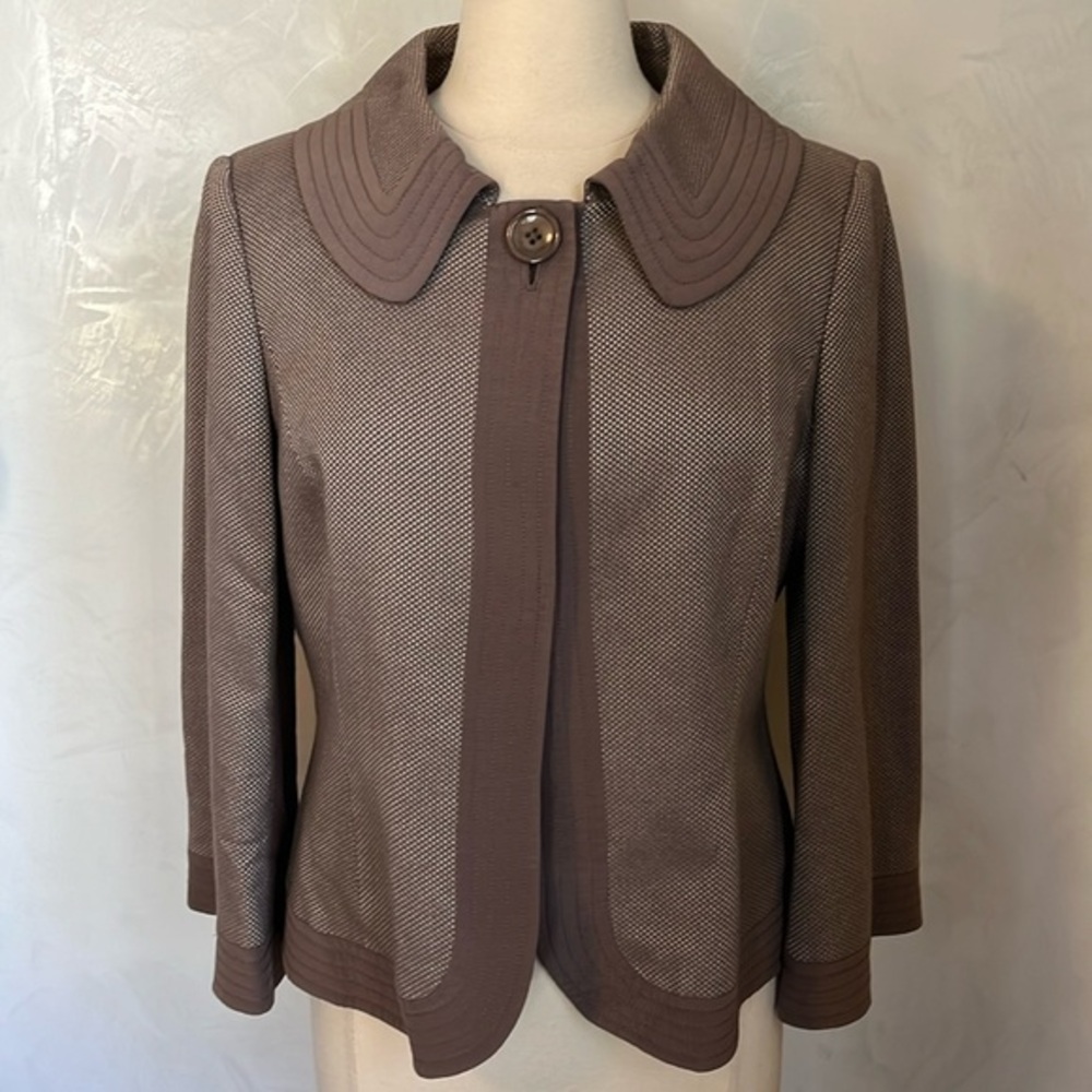 Ellen Tracy Light Brown Blazer w/sheen detail Lined w/3/4 bell sleeves Size 12